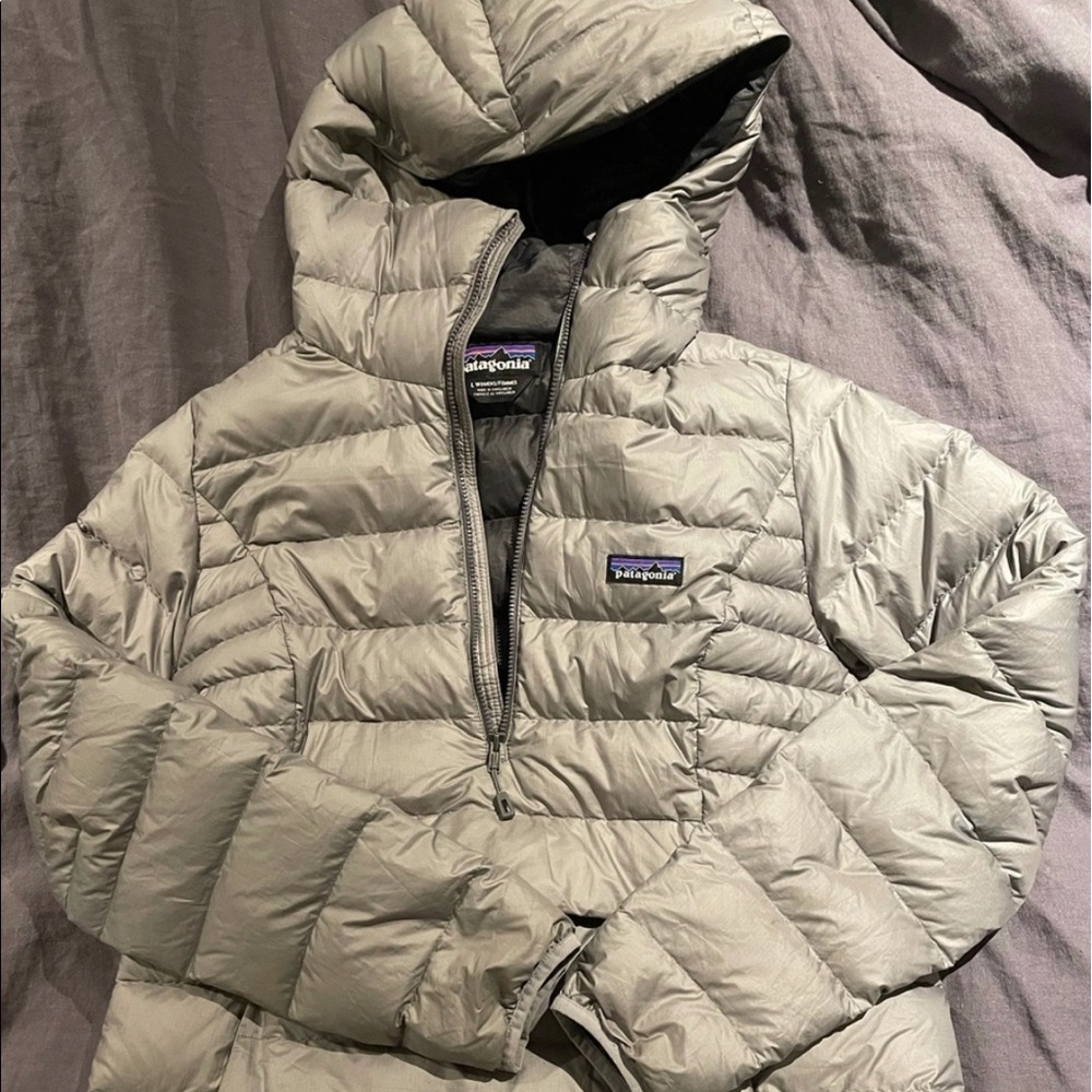 Patagonia ladies down pullover jacket Large